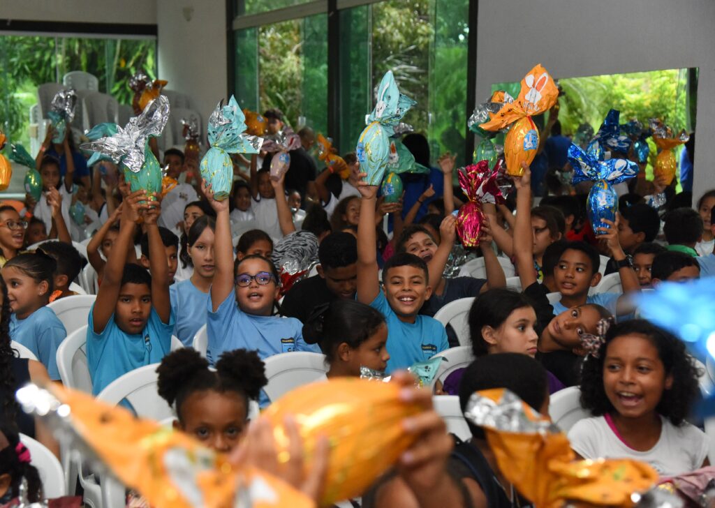 Assistência Social de Aparecida distribui mais de mil ovos de chocolate em comemoração à páscoa