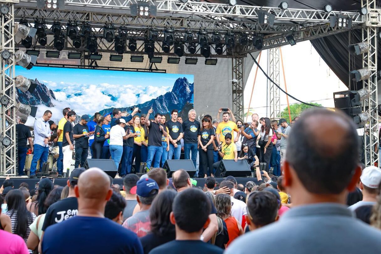 Em Anápolis, Caiado e Gracinha prestigiam Marcha Para Jesus 2025