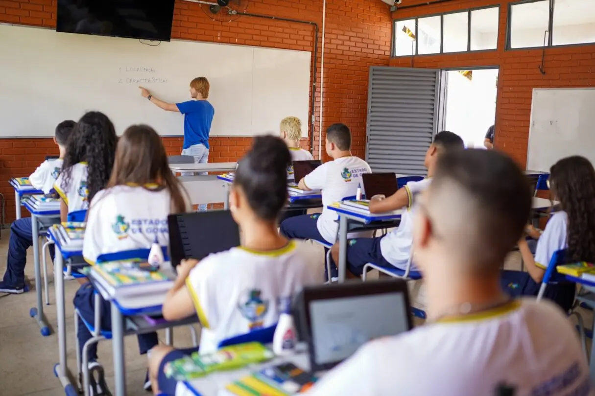 Governo de Goiás convoca aprovados em concurso público da educação