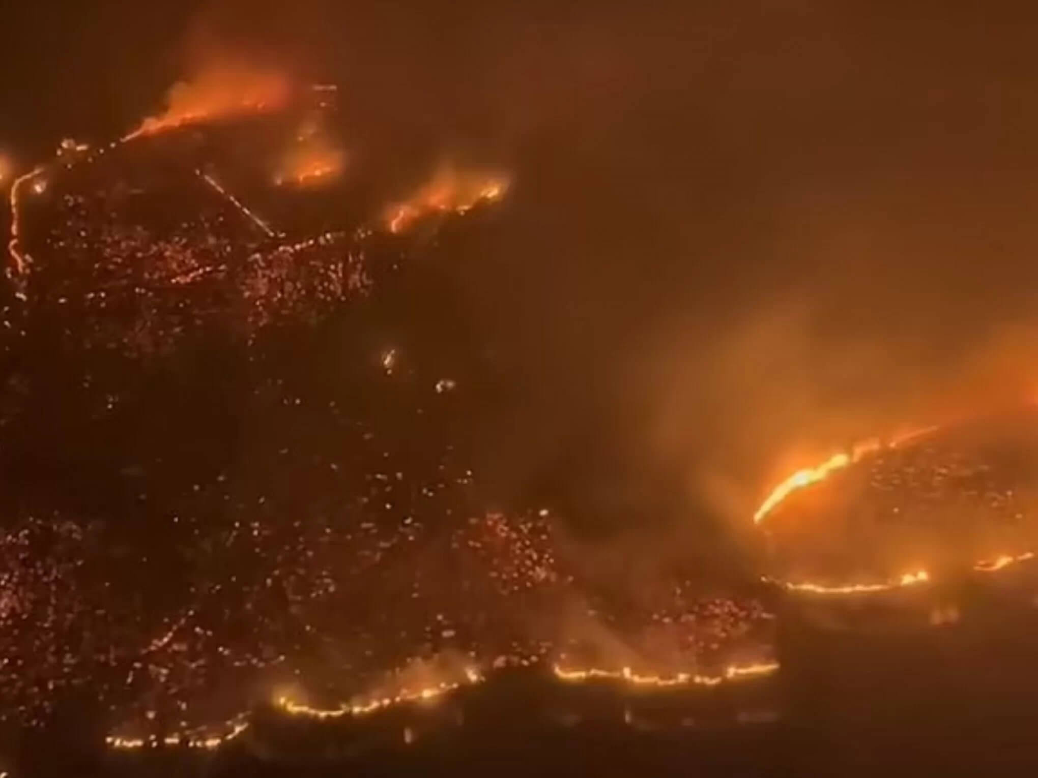 Incêndios florestais no Havaí deixam pelo menos 36 mortos