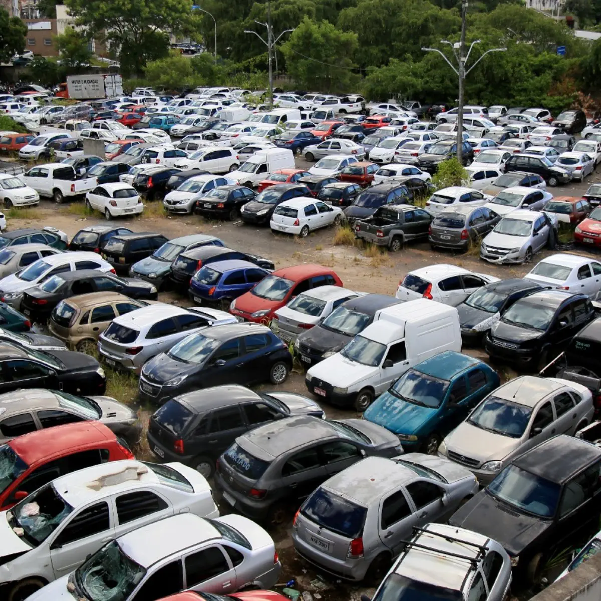 Leilão do Detran: 2,2 mil veículos serão leiloados nesta semana