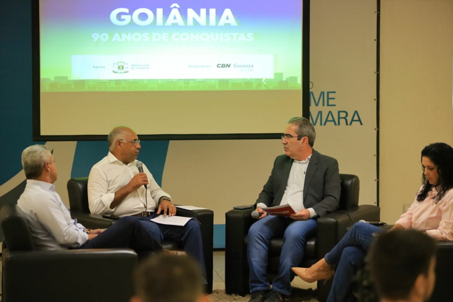Prefeito Rogério anuncia aumento no número de caminhões e duas licitações para resolver de vez o problema da coleta de lixo na Capital